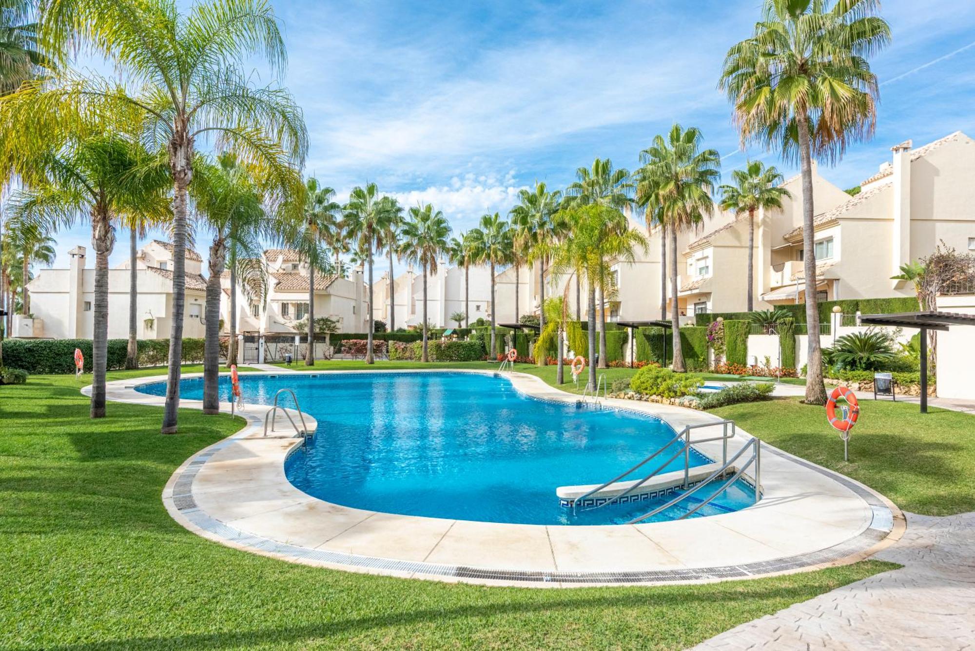 El Arenal Townhouse By The Beach With Swimming Pool - Eaw Homes Marbella Dış mekan fotoğraf